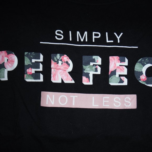 ✅3/40$ BERSHKA tee - Picture 2 of 4